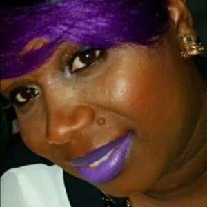 Meet your Posher, Dehlia